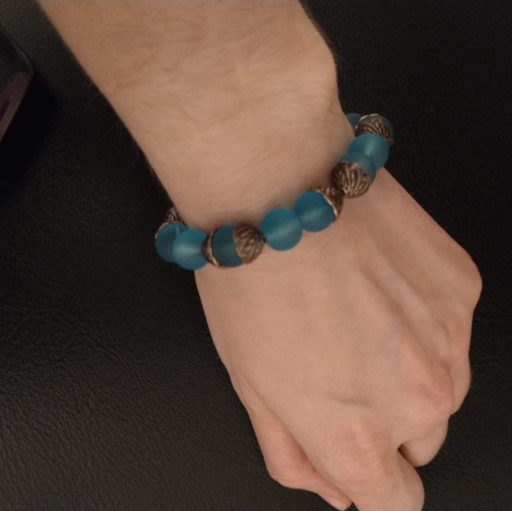 Hand beaded braceler - Picture 5 of 6